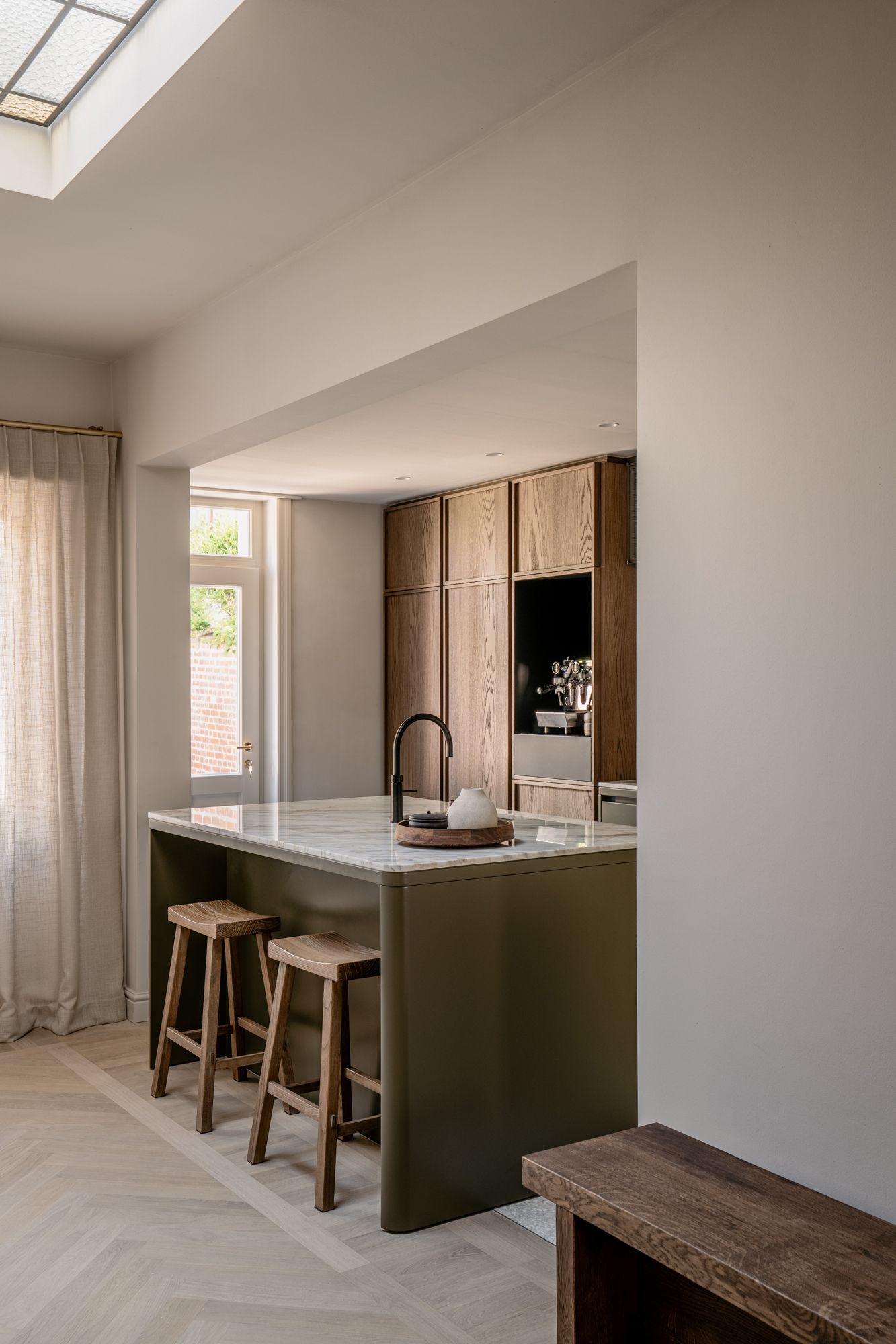 HM-hint maakt-berchem-Hannelore Veelaert-A7404455-HDR-lo res